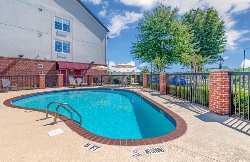Oakwood Hotel | Best Western Plus Lake Lanier Gainesville Hotel & Suites