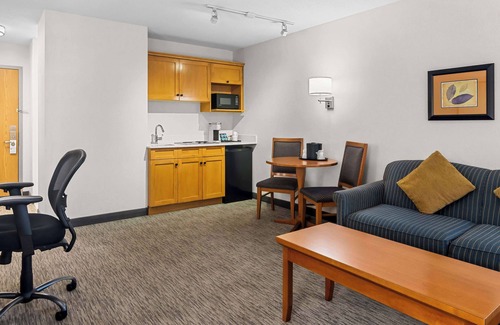 Langley Hotel | Best Western Plus Langley Inn