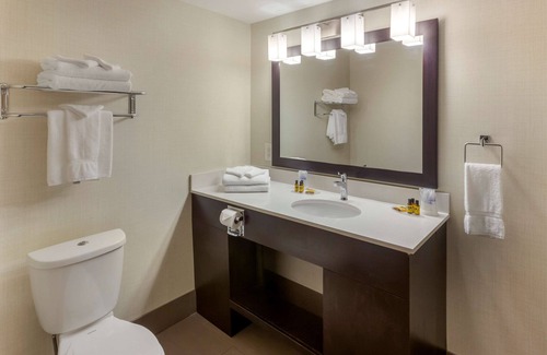 Leamington Hotel | Best Western Plus Leamington Hotel & Conference Centre
