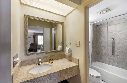 Madison Hotel | Best Western Plus Madison-Huntsville Hotel
