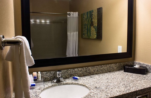 Menomonie Hotel | Best Western Plus Menomonie Inn & Suites
