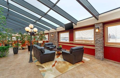 High Level Hotel | Best Western PLUS Mirage Hotel and Resort
