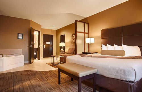 Greensburg Hotel | Best Western Plus Night Watchman Inn & Suites