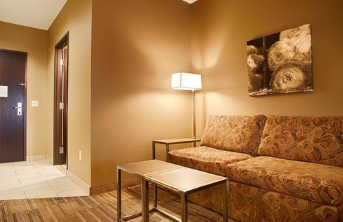 Greensburg Hotel | Best Western Plus Night Watchman Inn & Suites