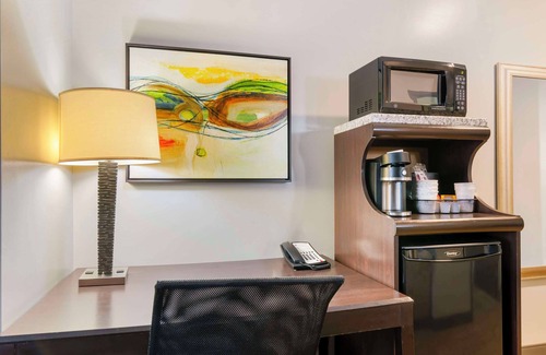 Olathe Hotel | Best Western Plus Olathe Hotel