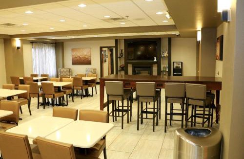 Carter Lake Hotel | Best Western Plus Omaha Airport Inn