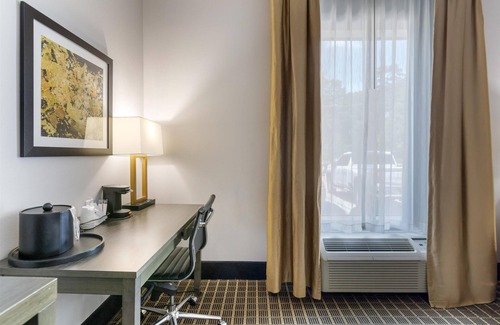 Walker Hotel | Best Western Plus Regency Park