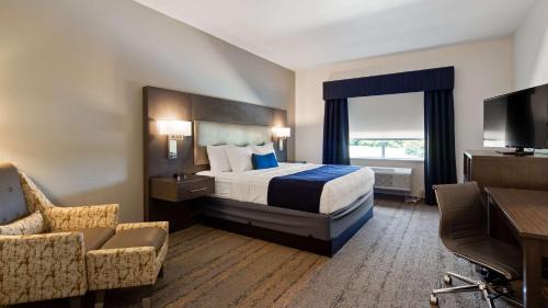 Pecan Valley Hotel | Best Western Plus Roland Inn & Suites