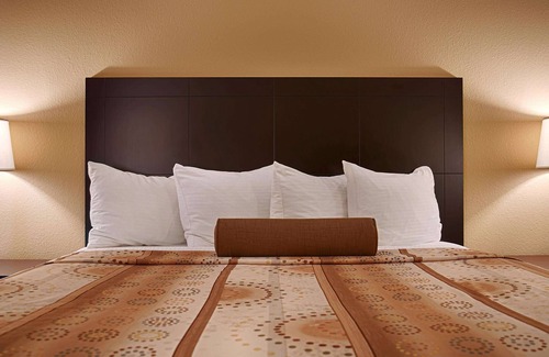 Athens Hotel | Best Western Plus Royal Mountain Inn & Suites