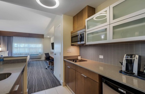 Fort McMurray Hotel | Best Western Plus Sawridge Suites