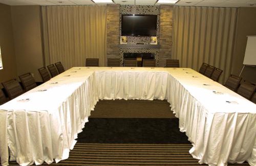 Southeast Edmonton Hotel | Best Western Plus South Edmonton Inn & Suites