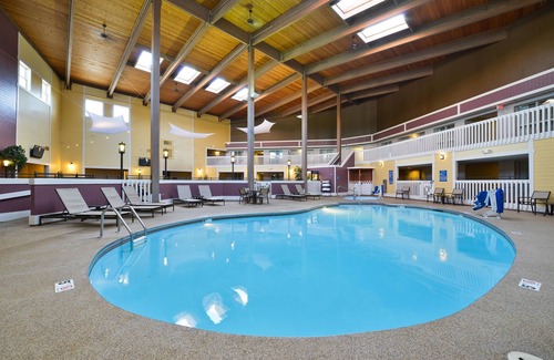 Quad Cities Hotel | Best Western Plus Steeplegate Inn
