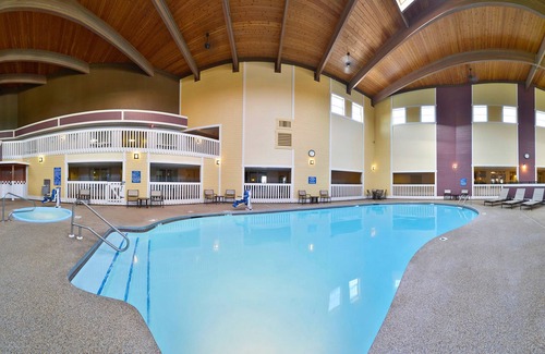 Quad Cities Hotel | Best Western Plus Steeplegate Inn