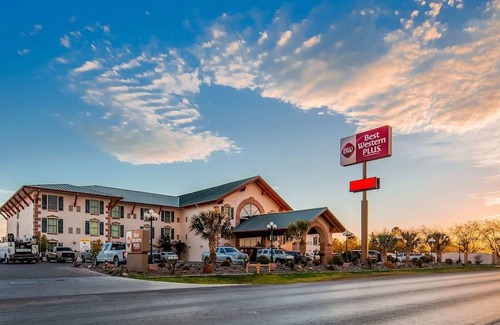 Pecos Hotel | Best Western Plus Swiss Chalet Hotel & Suites