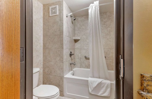 Pecos Hotel | Best Western Plus Swiss Chalet Hotel & Suites
