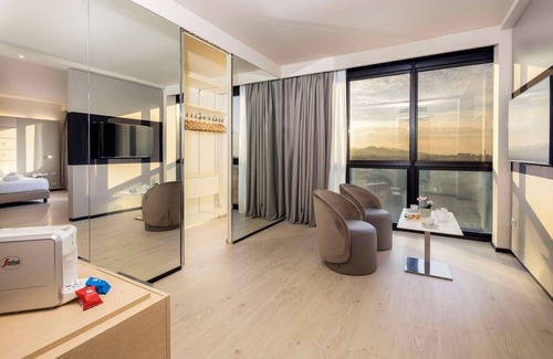 San Donato-San Vitale Hotel | Best Western Plus Tower Hotel Bologna