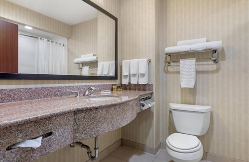 Waxahachie Hotel | Best Western Plus Waxahachie Inn & Suites
