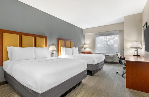 Waxahachie Hotel | Best Western Plus Waxahachie Inn & Suites