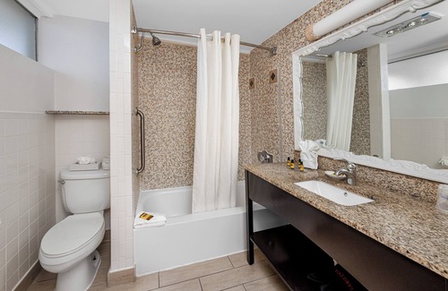 Downtown Dunedin Hotel | Best Western Plus Yacht Harbor Inn