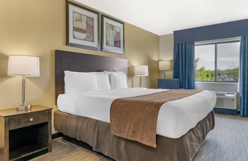 Port Huron Hotel | Best Western Port Huron Blue Water Bridge