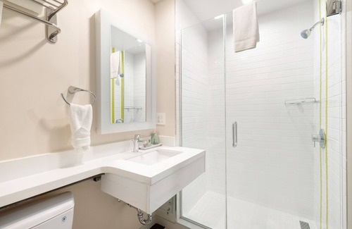 Tenderloin Hotel | Best Western Red Coach Inn