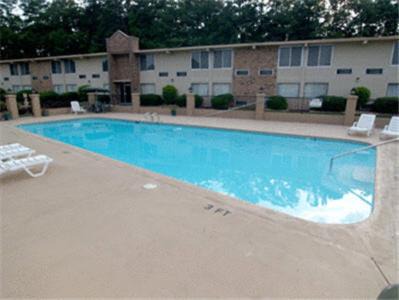Macon Hotel | Best Western Riverside Inn