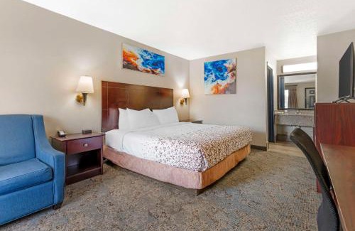 Lookout Valley Neighborhood Association Hotel | Best Western Royal Inn