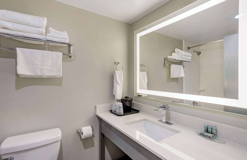 East Brunswick Hotel | Best Western Rutgers University Hotel