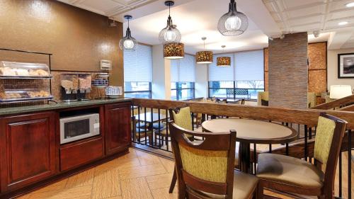 Salisbury Hotel | Best Western Salisbury Plaza