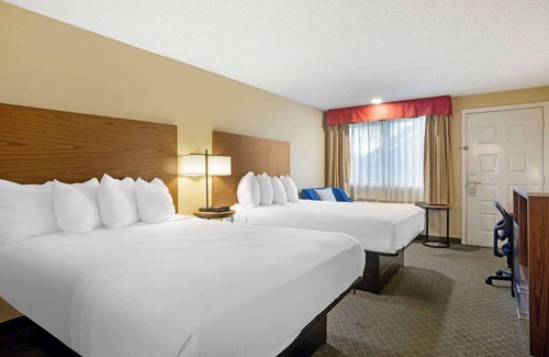Woodland Hotel | Best Western Shadow Inn