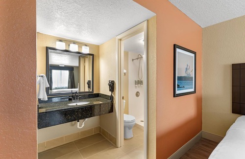 Titusville Hotel | Best Western Space Shuttle Inn