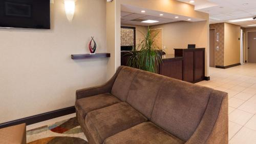West Springfield Hotel | Best Western Springfield West Inn
