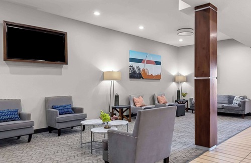 Hazelwood Hotel | Best Western St. Louis Airport North Hotel & Suites
