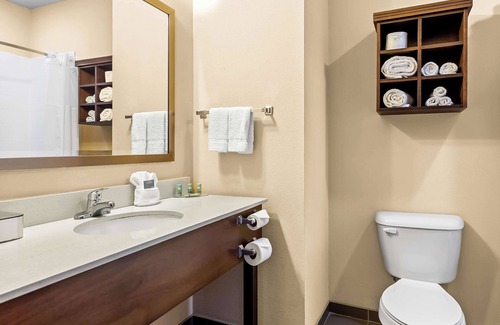 Hazelwood Hotel | Best Western St. Louis Airport North Hotel & Suites