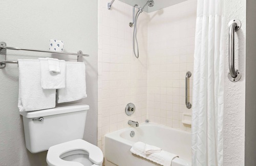 Joplin Hotel | Best Western The Oasis at Joplin