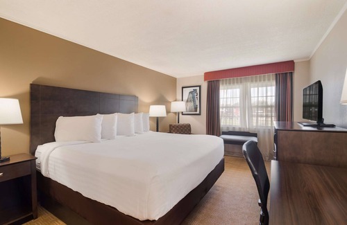 Canton Hotel | Best Western University Inn