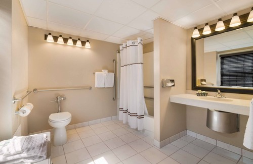 Canton Hotel | Best Western University Inn
