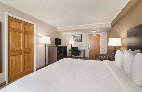 Canton Hotel | Best Western University Inn