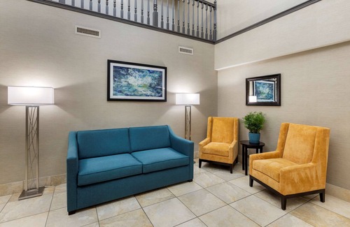 Watertown Hotel | Best Western Watertown Inn and Suites