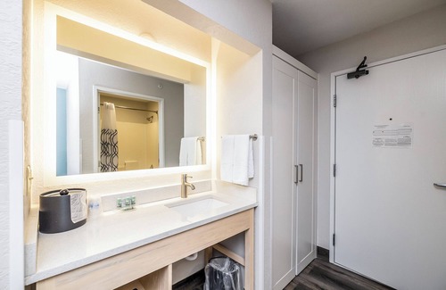 Watertown Hotel | Best Western Watertown