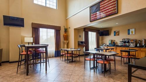 North San Antonio - SAT Hotel | Best Western Windsor Pointe Hotel & Suites-Frost Bank Center