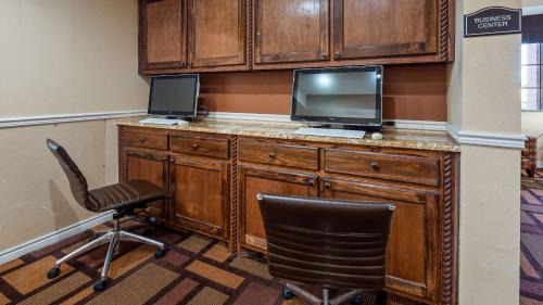 Lubbock Hotel | Best Windsor Inn