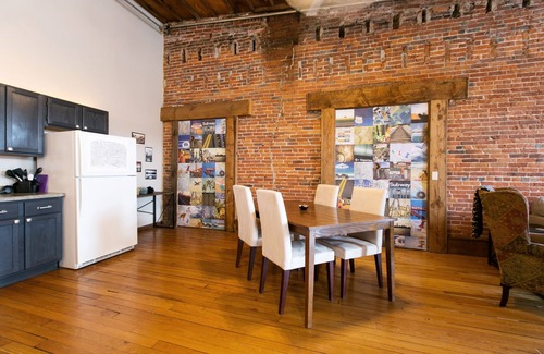 Stillwater Apartment | BestLocation|Romantic|ViewBridgeFromBed|Couples|Pets|Photo backdrop|Nightlife!