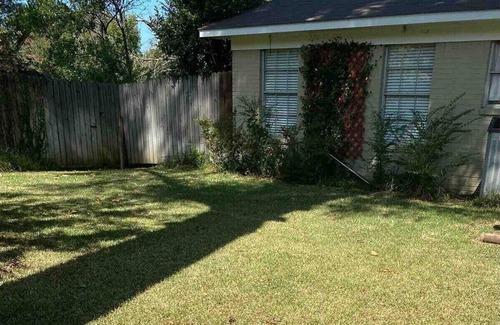 Tyler House | BestStays@LoneStar. Fenced, near the Hospital district, and TJC TVs in all Rooms