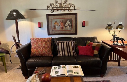 Tyler House | BestStays@LoneStar. Fenced, near the Hospital district, and TJC TVs in all Rooms