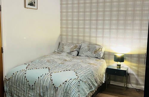 Sittingbourne House | Beta, Double Room, City Centre, Sittinbourne Kent