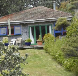 Te Henga Apartment | Bethells Beach Cottages