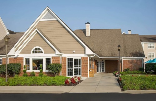Barracks Road House | Better Choice For Your Vacation! Near Virginia Discovery Museum, w/Outdoor Pool