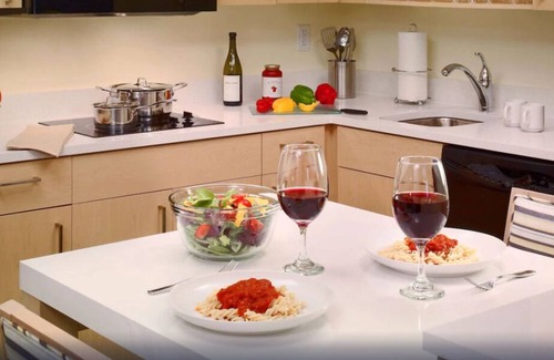 Schaumburg House | Better Choice for your Vacation! Near Martin Lawrence Galleries, w/ Outdoor Pool