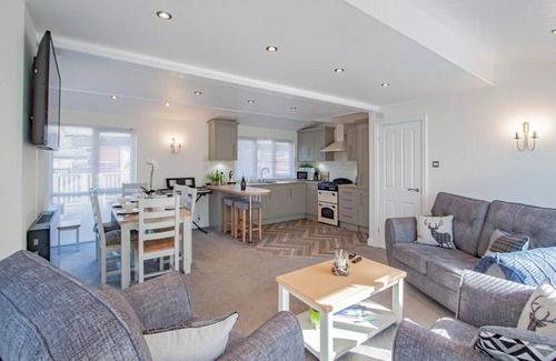 Troutbeck Bridge Cabin | Betteridge View Lodge - a holiday lodge that sleeps 6 guests in 3 bedrooms